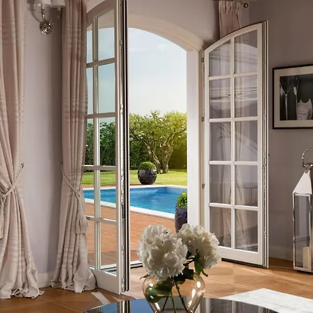 Vila Dolce Vita With Steam Bath *